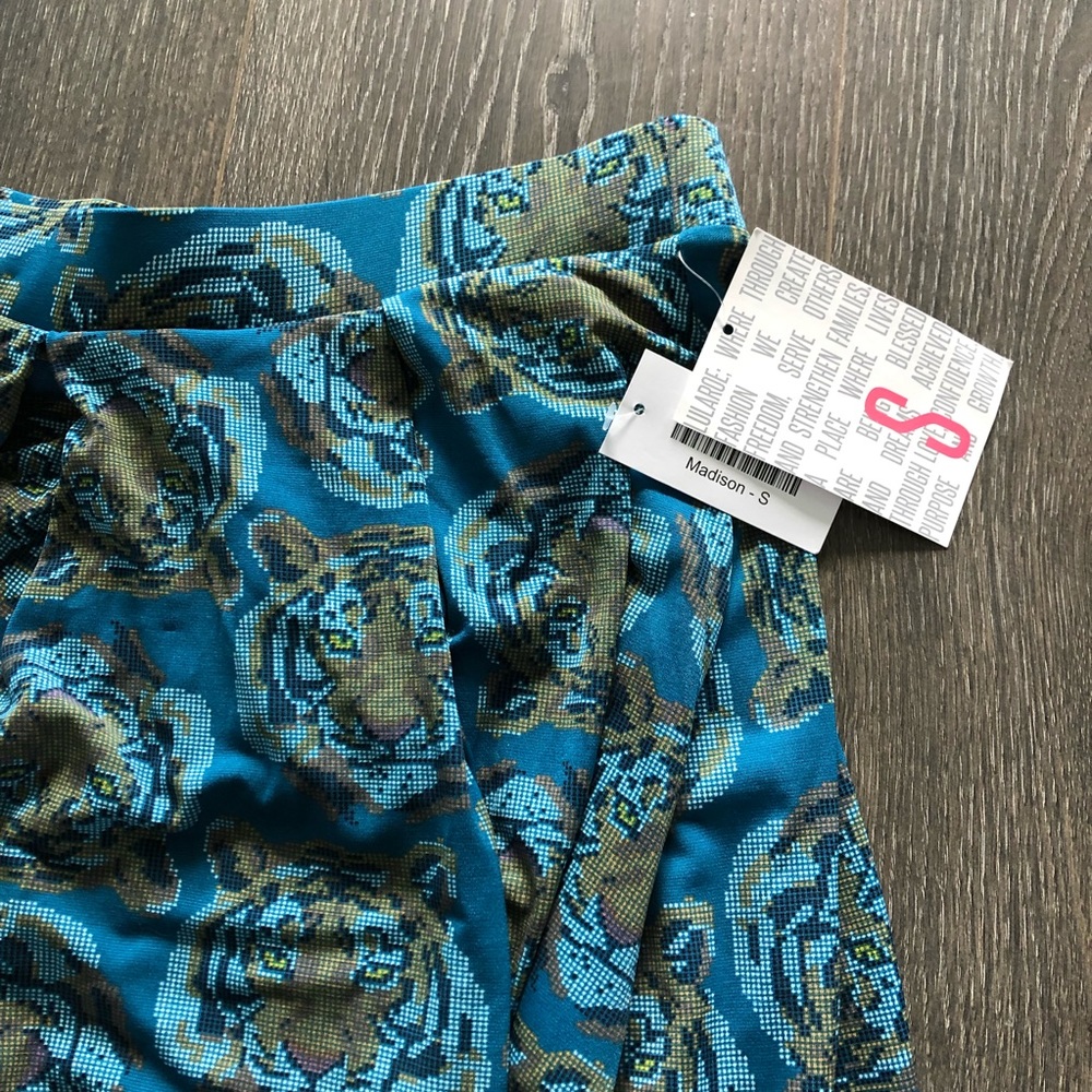 LuLaRoe 🐅 Madison Skirt